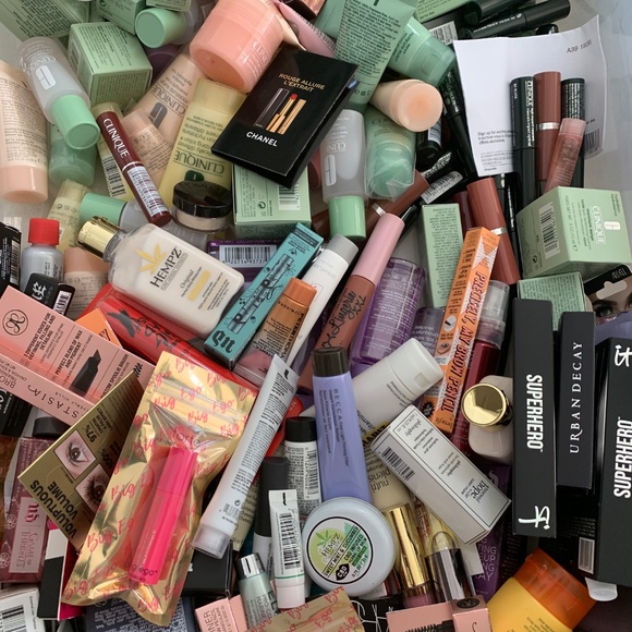 High End Lot Qty 10 Deluxe Travel Size Cosmetic Skincare Makeup Hair Samples NEW - Picture 3 of 14